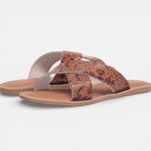 Beach by Matisse Pebble Slide Sandals with leather upper in size 6